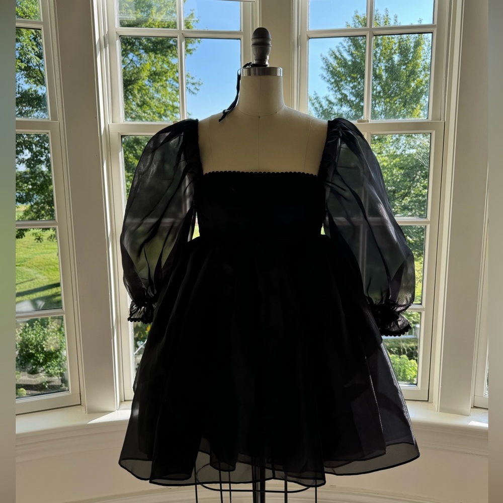Selfie The Caviar Puff Dress size S